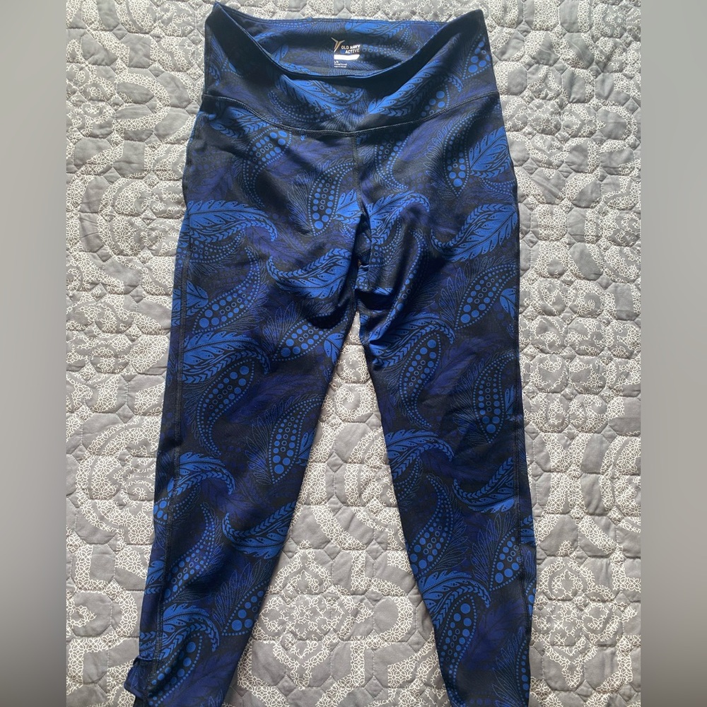 Old Navy leggings with cute detail at ankle